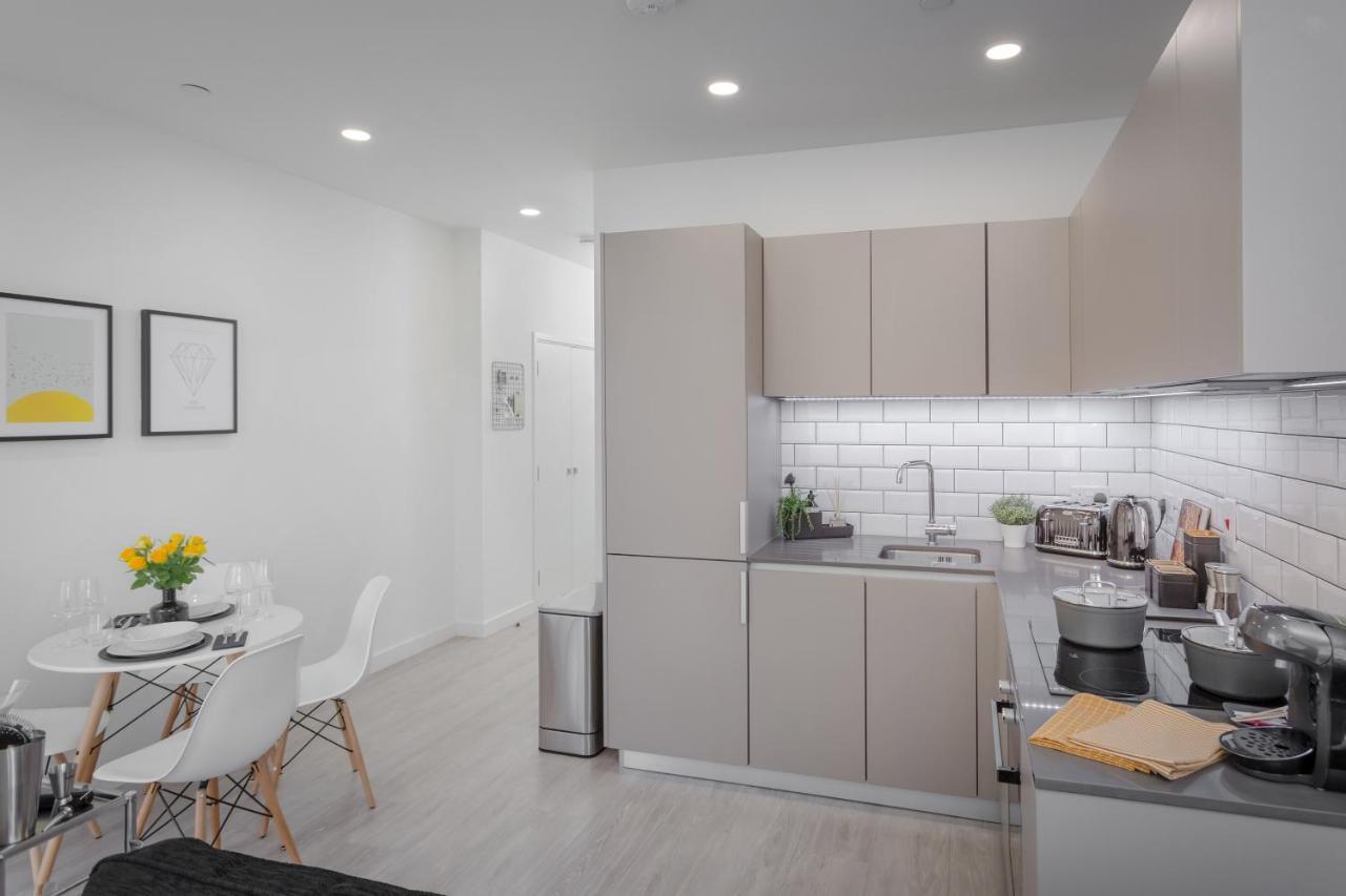 Luxury Serviced Apartments Stevenage, Hertfordshire エクステリア 写真