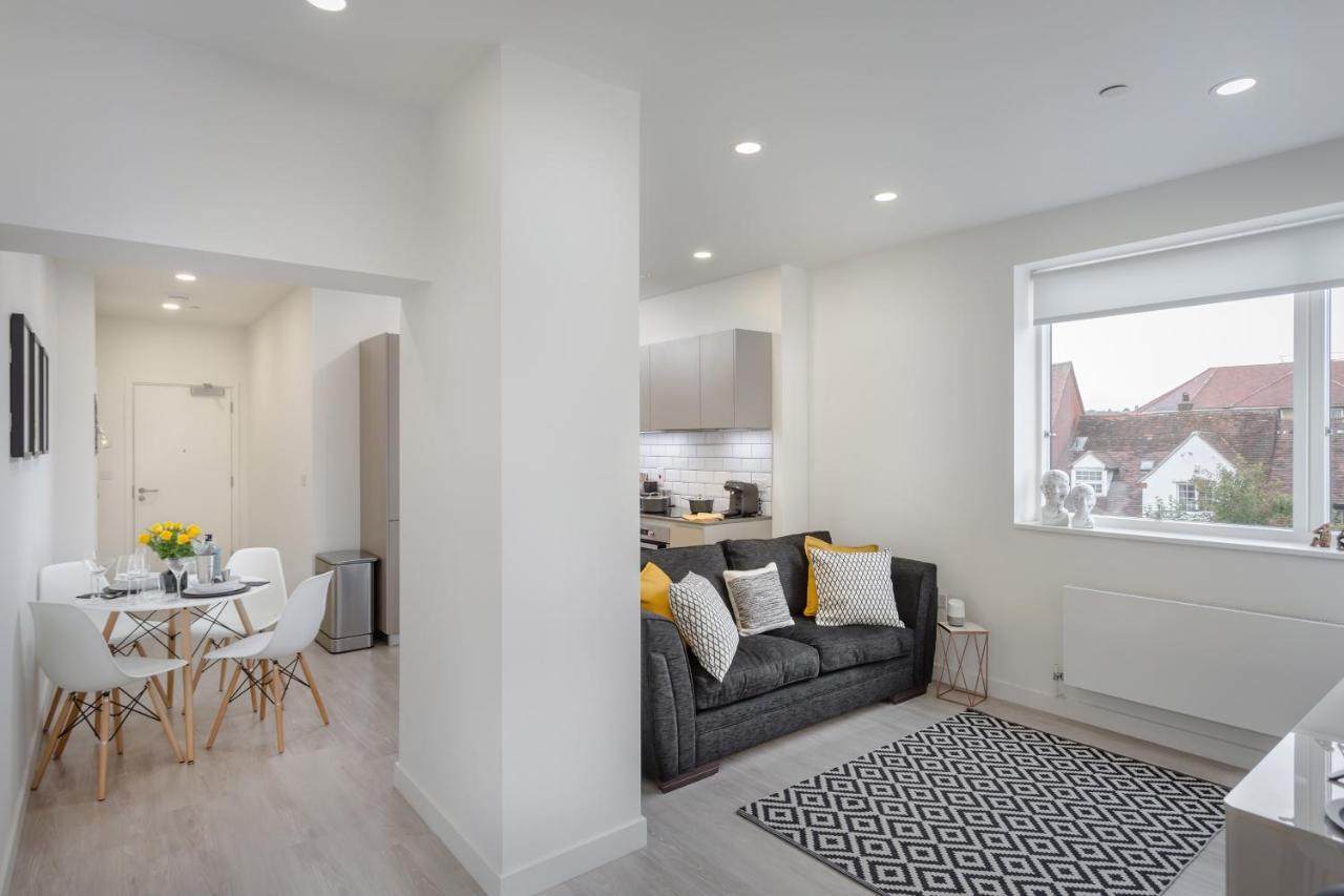 Luxury Serviced Apartments Stevenage, Hertfordshire エクステリア 写真